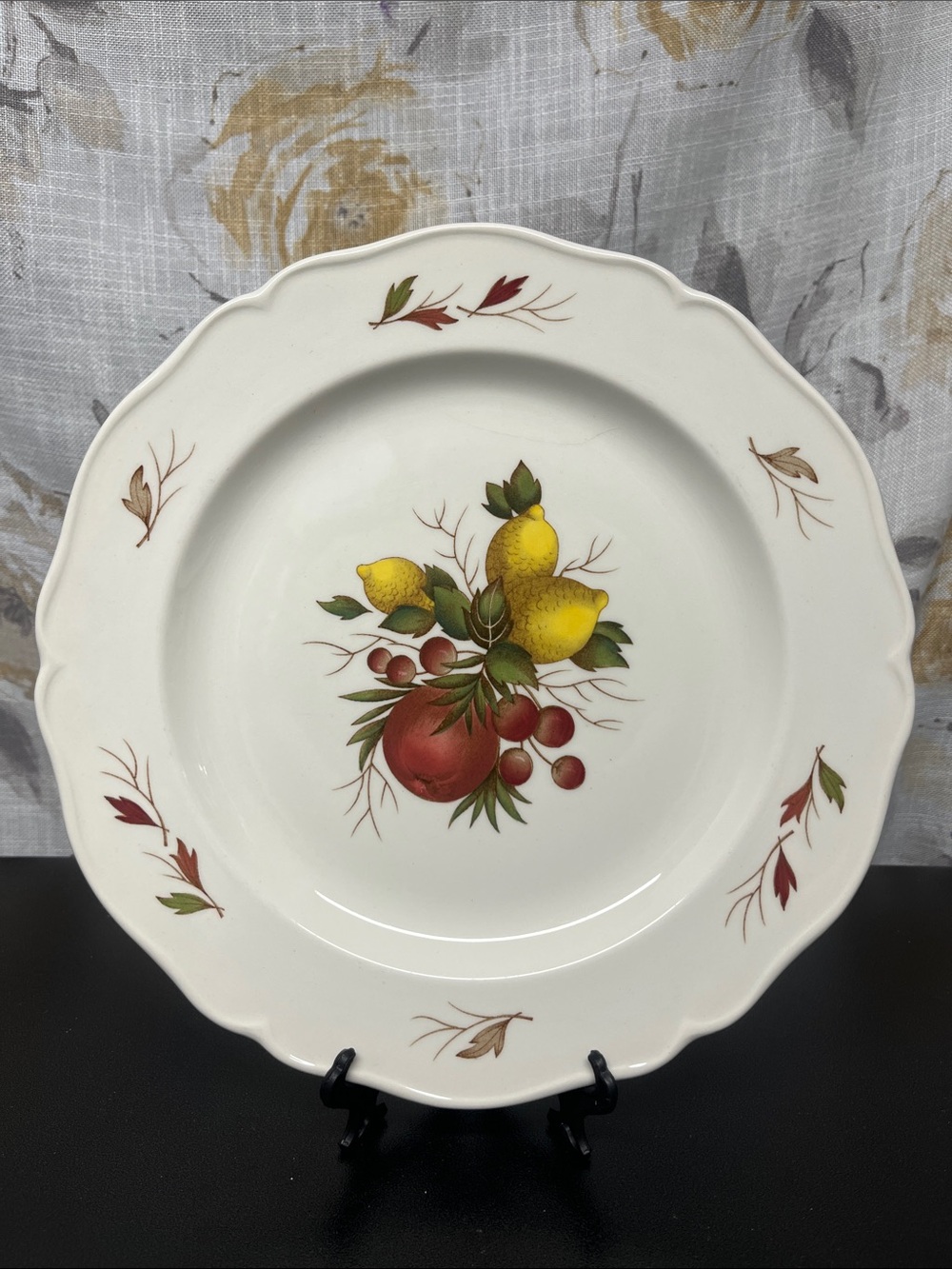 1960’s Wedgwood- Drury Lane - Cream Dinner Plate with Yellow and Red Fruit Motif